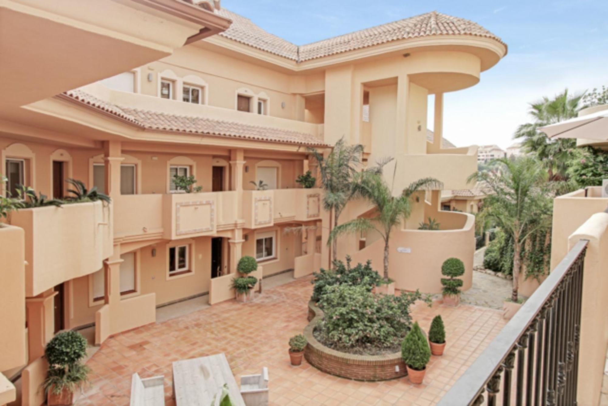 Aloha Hill Club Lluxury 5 Star Golf Resort Near Puerto Banus And Marbella Exterior foto